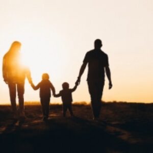 کلیدهای اصلی در خانواده‌های شاد: ارتباط موثر و صمیمی