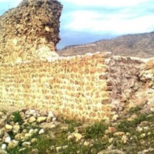 مطالعه ، توصیف و تحلیل معماری قلعه شاخ زرین آباد ایلام به صورت word