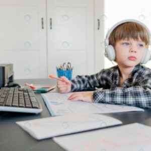 عکس باکیفیت از کلاس مجازی دانش آموز