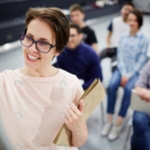 عکس استوک معلّم در حال تدریس