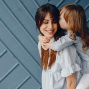 استوک بوسیدن صورت مادر