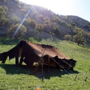 دانلود تحقیق آماده : برسی و مطالعه سیاه چادر (درس روش تحقیق ) معماری