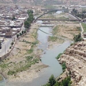 پاورپوینت کامل و جامع با عنوان بررسی شهر پلدختر در 24 اسلاید